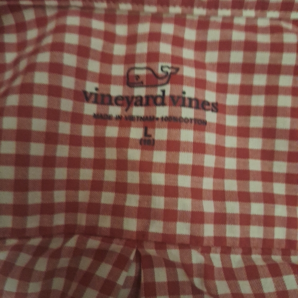 Red and white vineyard vine button down shirt L 18 - Picture 3 of 4